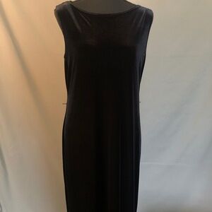 Black Ronni Nicole Sleeveless Velvet Maxi Dress